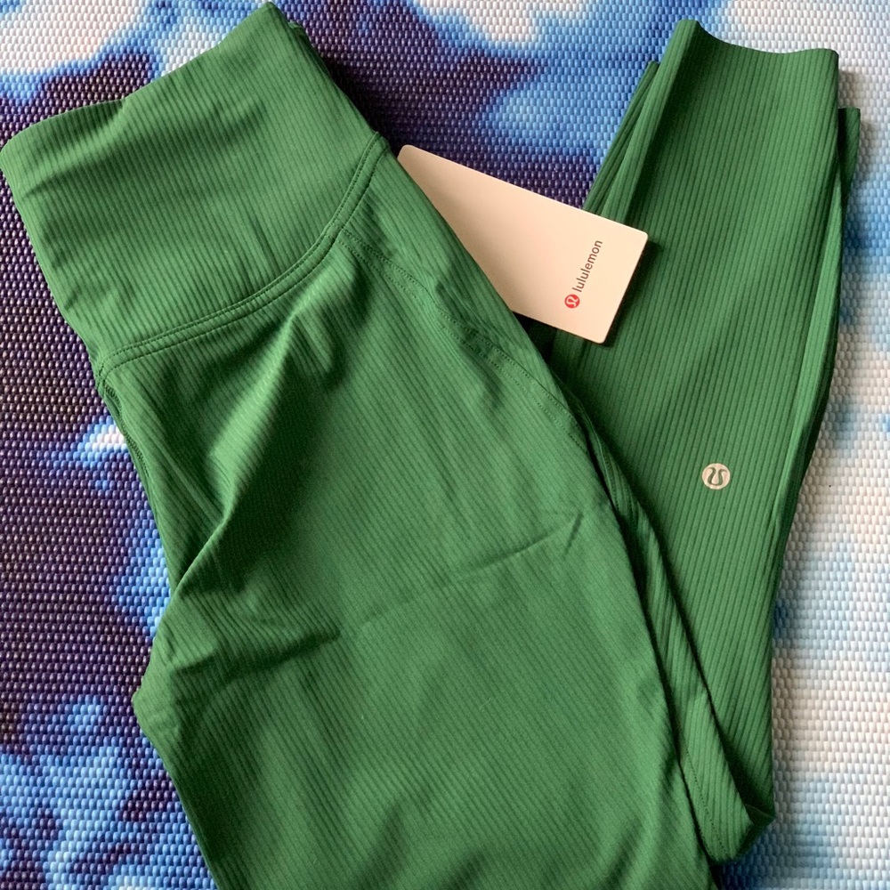 Lululemon base pace 25” Everglade green size 8 new with tags NWT